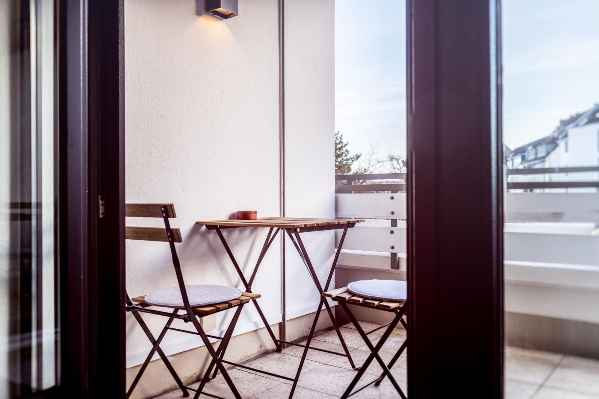 Hochwertig - Ruhig - Parkplatz - 15 Min Zur Messe Apartment ดุสเซลดอร์ฟ ภายนอก รูปภาพ